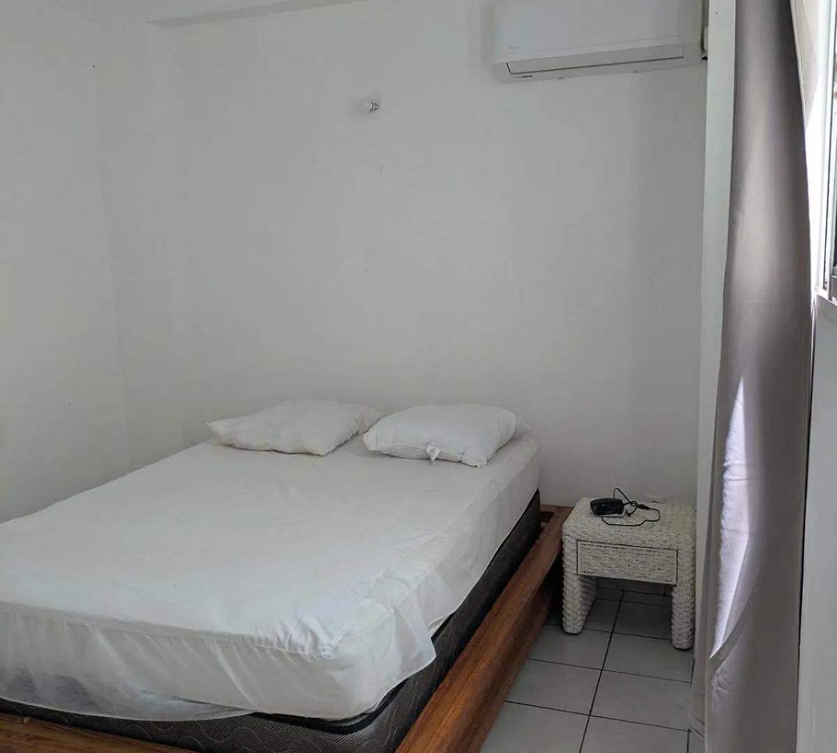 Small F2 In Fort-De-France 0*,  Martinique